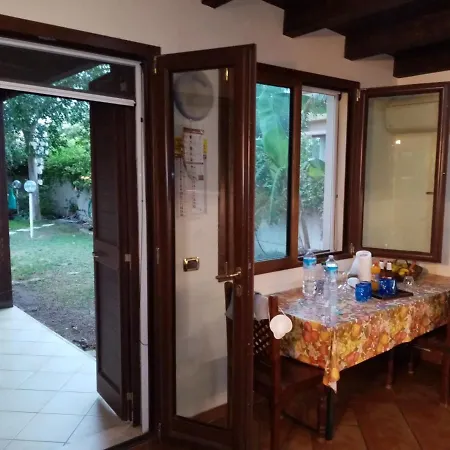 Villa Brezza Di Mare In Con Giardino E ,casa Vacanze Al Mare
