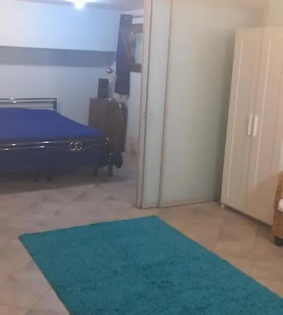 Brezza Di Mare In Con Giardino E ,casa Vacanze Al Mare * Quartu SantʼElena